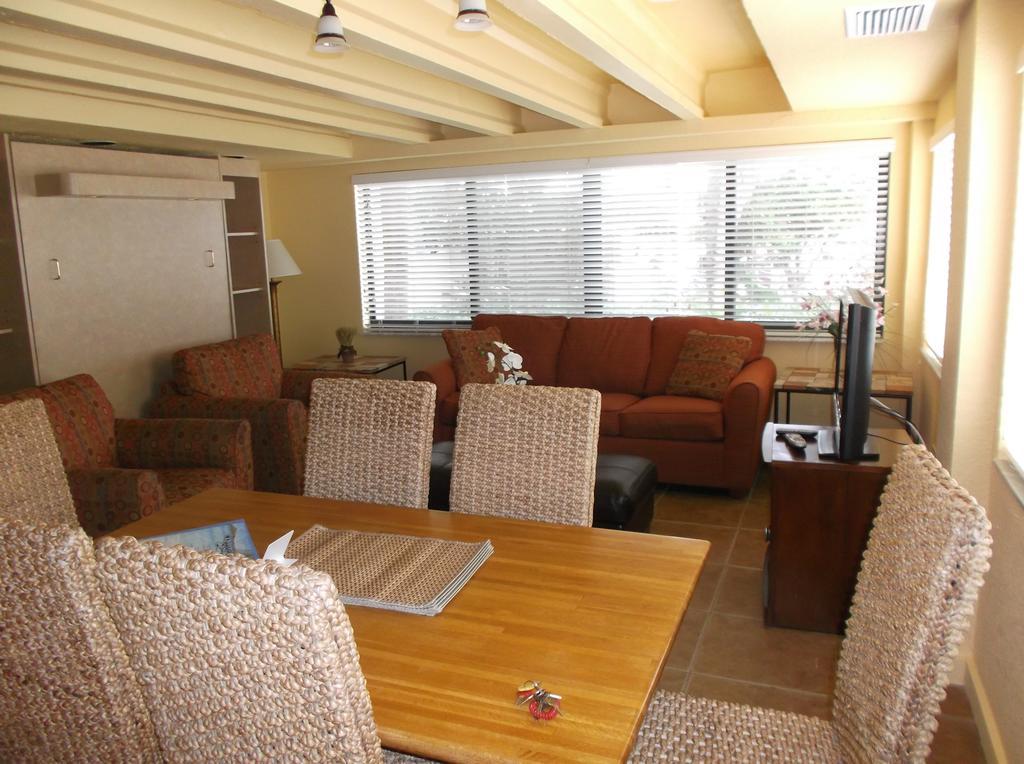 Hollywood Sands Resort Room photo